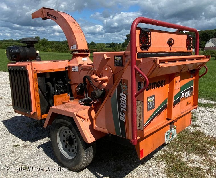 image for item HG9247 2010 Vermeer BC1000XL wood chipper