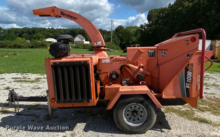 image for item HG9247 2010 Vermeer BC1000XL wood chipper