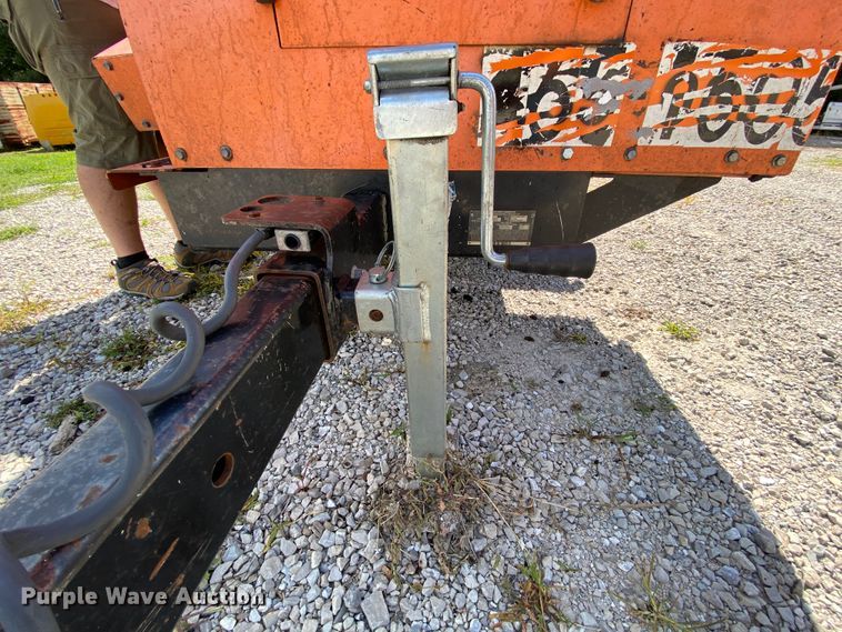 image for item HG9247 2010 Vermeer BC1000XL wood chipper