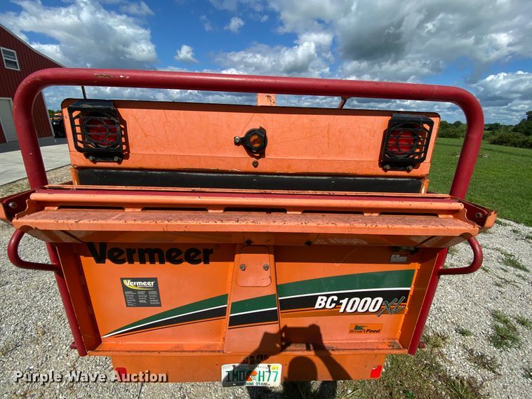 image for item HG9247 2010 Vermeer BC1000XL wood chipper