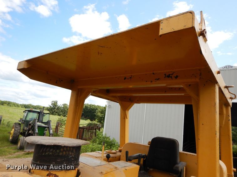 image for item HJ9517 1970 Caterpillar D7F  dozer