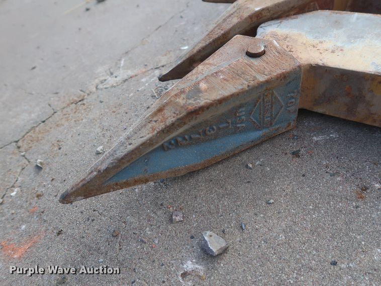 image for item HT9643 (4) Caterpillar dozer ripper shanks