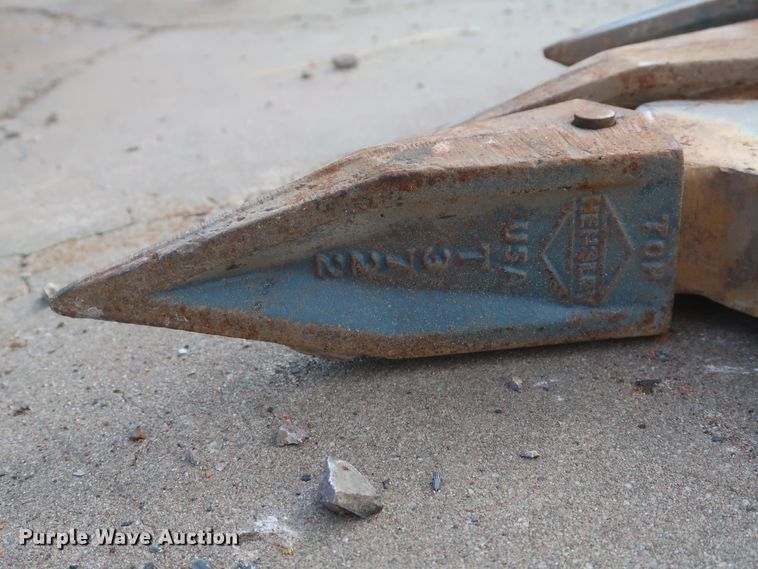 image for item HT9643 (4) Caterpillar dozer ripper shanks