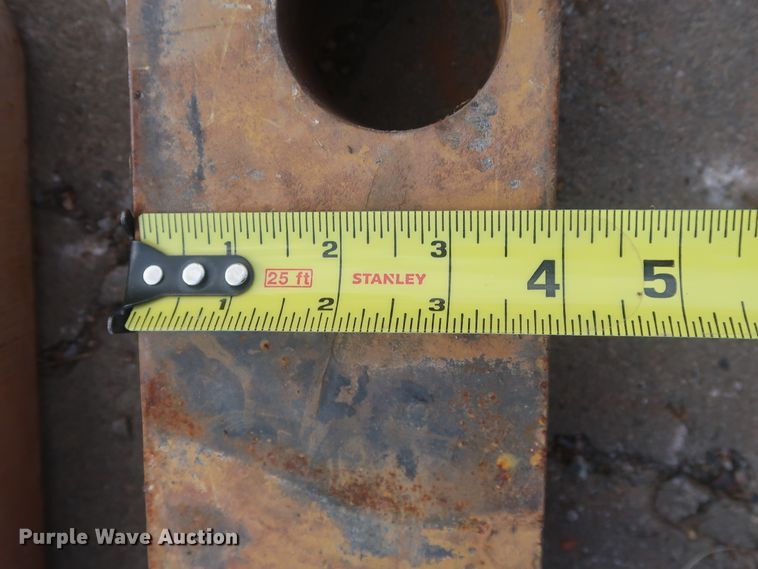 image for item HT9643 (4) Caterpillar dozer ripper shanks