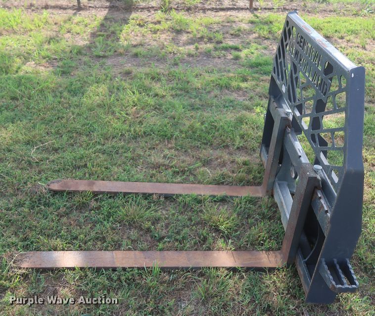 image for item HT9644 Paladin 48"L pallet forks