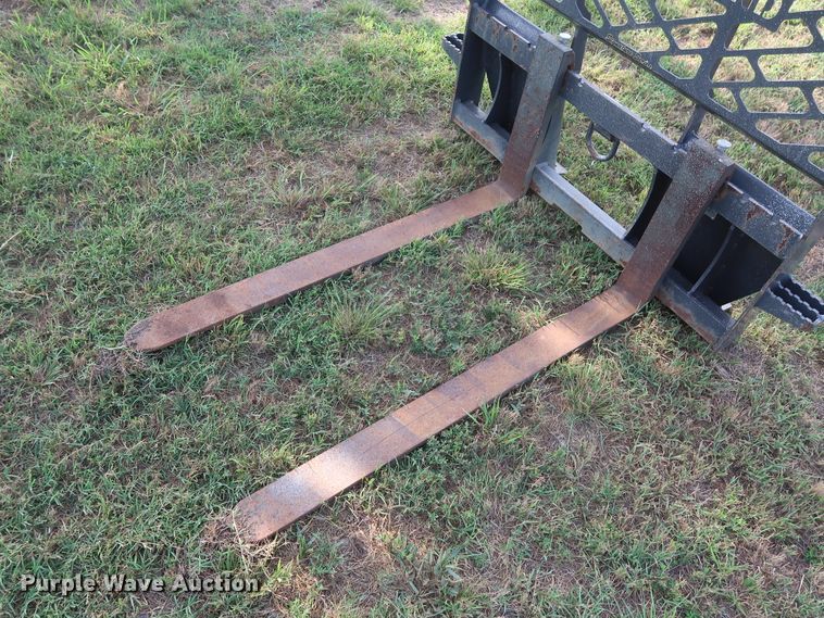 image for item HT9644 Paladin 48"L pallet forks