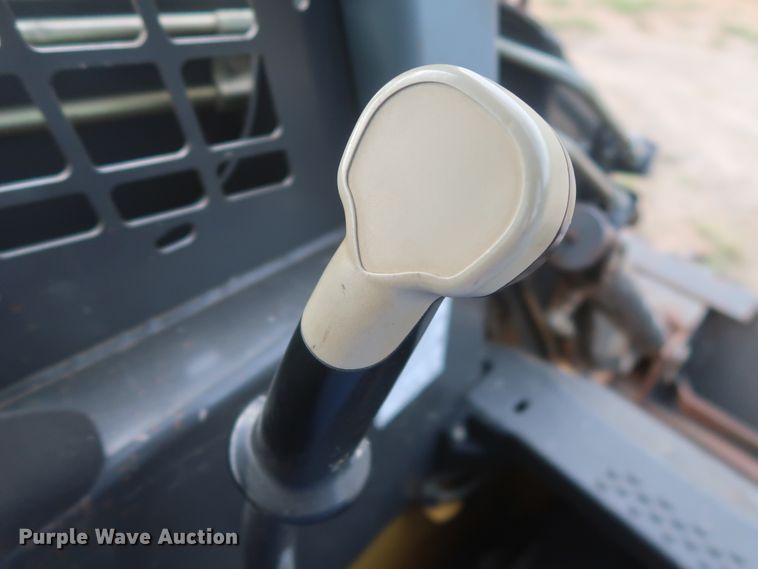 image for item HT9645 2007 New Holland L160  skid steer loader