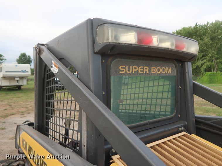 image for item HT9645 2007 New Holland L160  skid steer loader