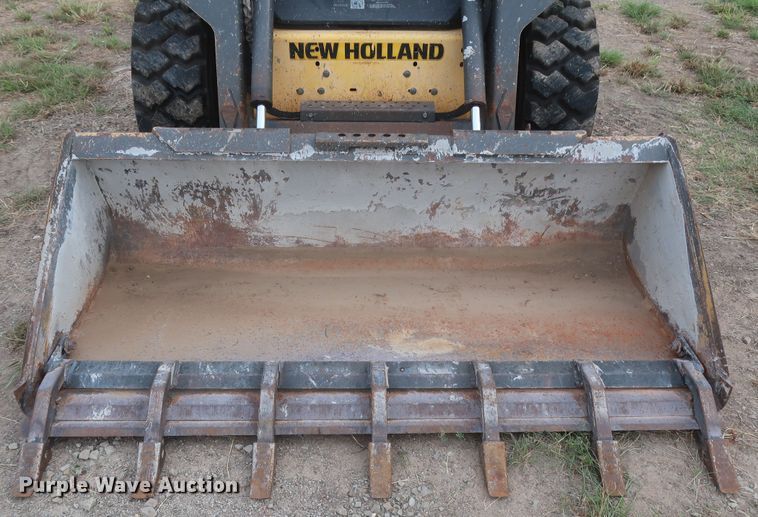 image for item HT9645 2007 New Holland L160  skid steer loader