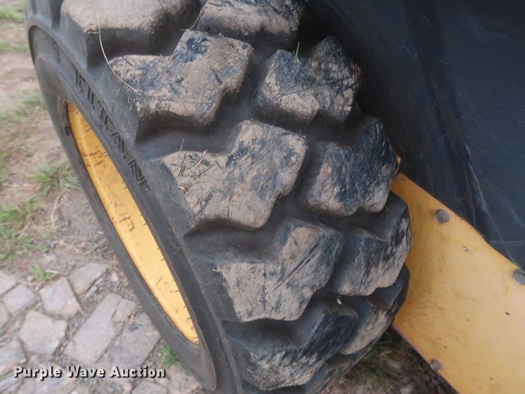 image for item HT9645 2007 New Holland L160  skid steer loader