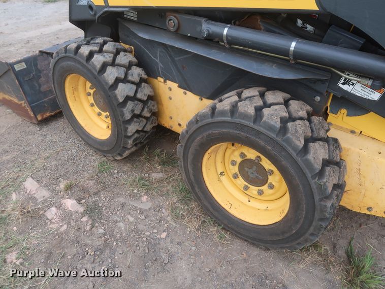 image for item HT9645 2007 New Holland L160  skid steer loader