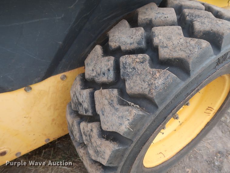 image for item HT9645 2007 New Holland L160  skid steer loader