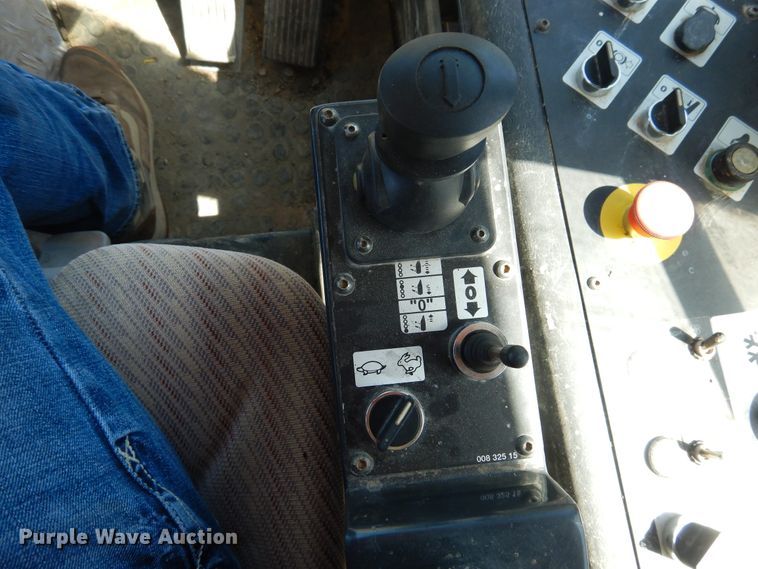 image for item HV9176 2001 Bomag BC771RB  landfill compactor