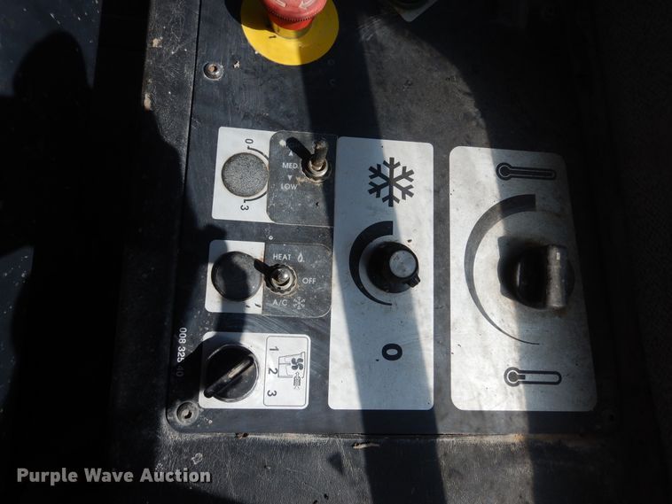 image for item HV9176 2001 Bomag BC771RB  landfill compactor