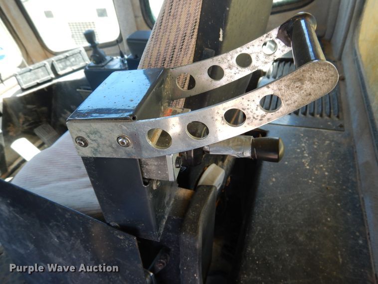 image for item HV9176 2001 Bomag BC771RB  landfill compactor