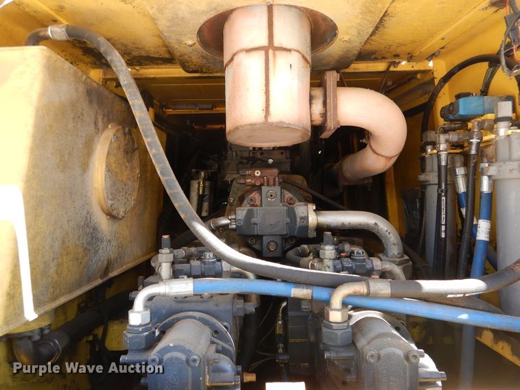 image for item HV9176 2001 Bomag BC771RB  landfill compactor