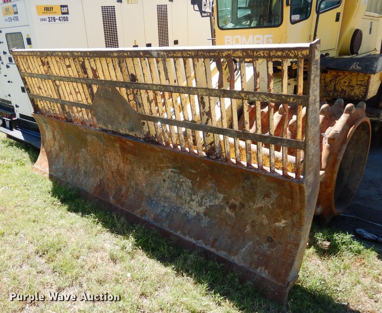 image for item HV9176 2001 Bomag BC771RB  landfill compactor