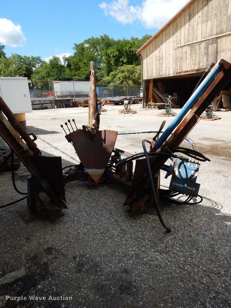 Care Tree skid steer tree spade in Leavenworth, KS Item HV9466 sold