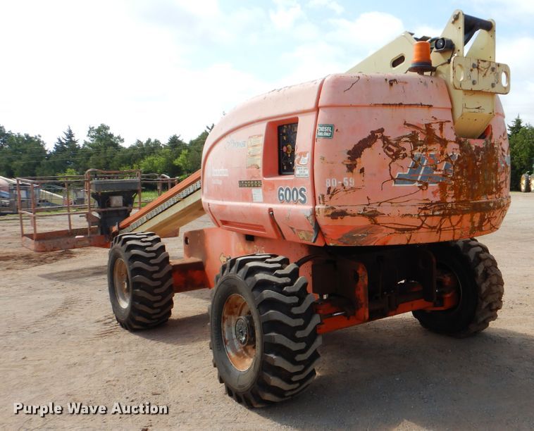 image for item DI0289 2005 JLG 600S  boom lift