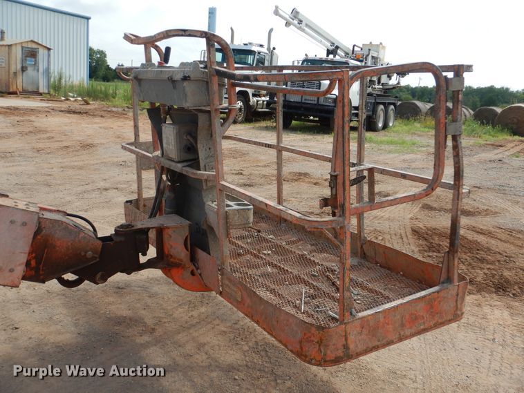 image for item DI0289 2005 JLG 600S  boom lift