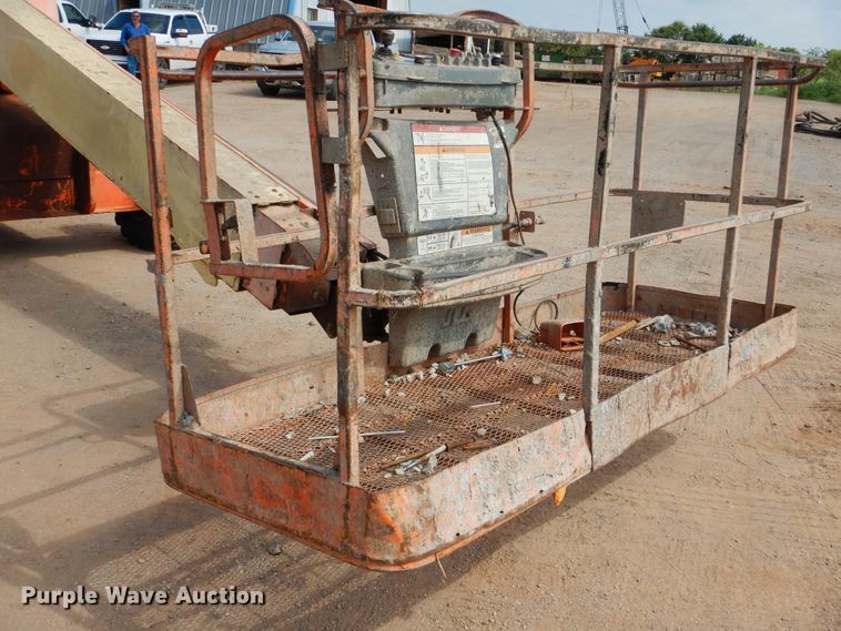 image for item DI0289 2005 JLG 600S  boom lift