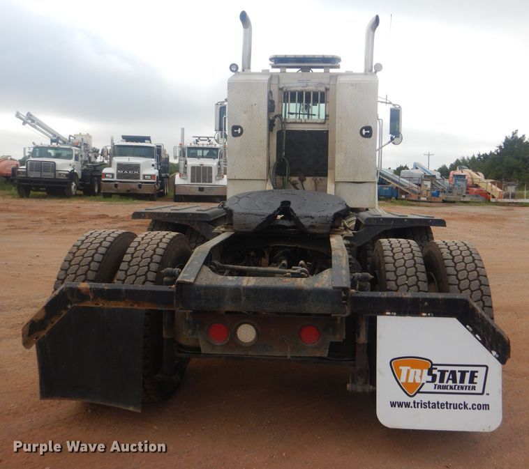 image for item DI0290 2008 Mack CHU613  semi truck