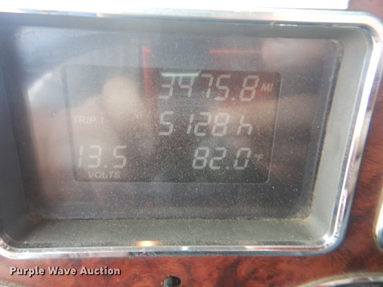 image for item DI0290 2008 Mack CHU613  semi truck