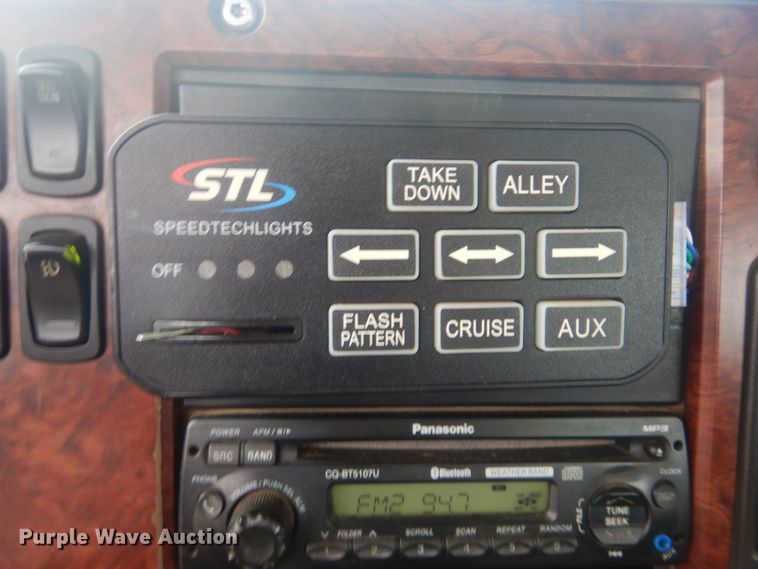 image for item DI0290 2008 Mack CHU613  semi truck