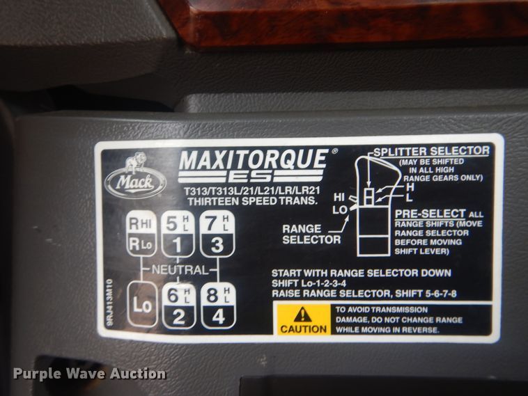 image for item DI0290 2008 Mack CHU613  semi truck