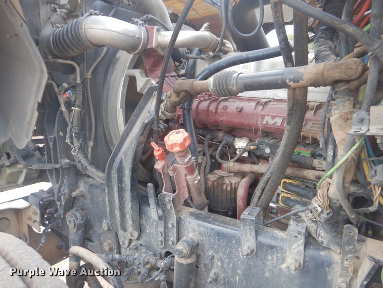 image for item DI0290 2008 Mack CHU613  semi truck