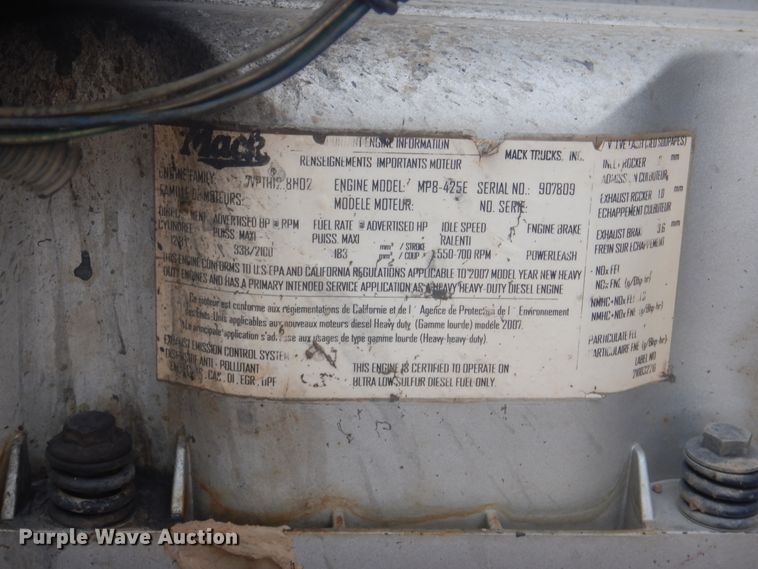 image for item DI0290 2008 Mack CHU613  semi truck