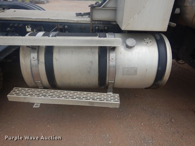 image for item DI0290 2008 Mack CHU613  semi truck