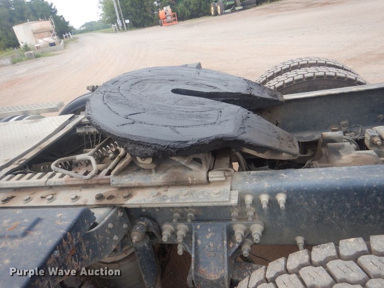 image for item DI0290 2008 Mack CHU613  semi truck