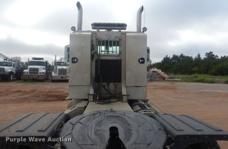 image for item DI0290 2008 Mack CHU613  semi truck