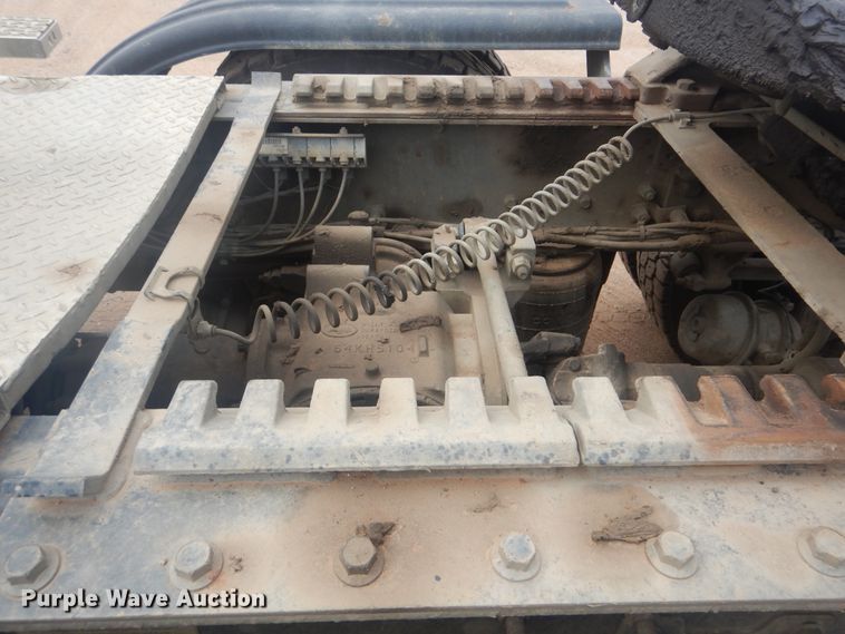 image for item DI0290 2008 Mack CHU613  semi truck