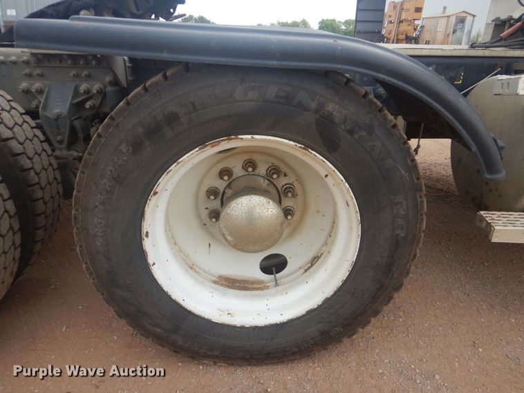 image for item DI0290 2008 Mack CHU613  semi truck