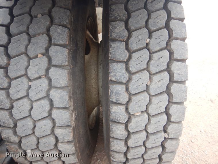 image for item DI0290 2008 Mack CHU613  semi truck