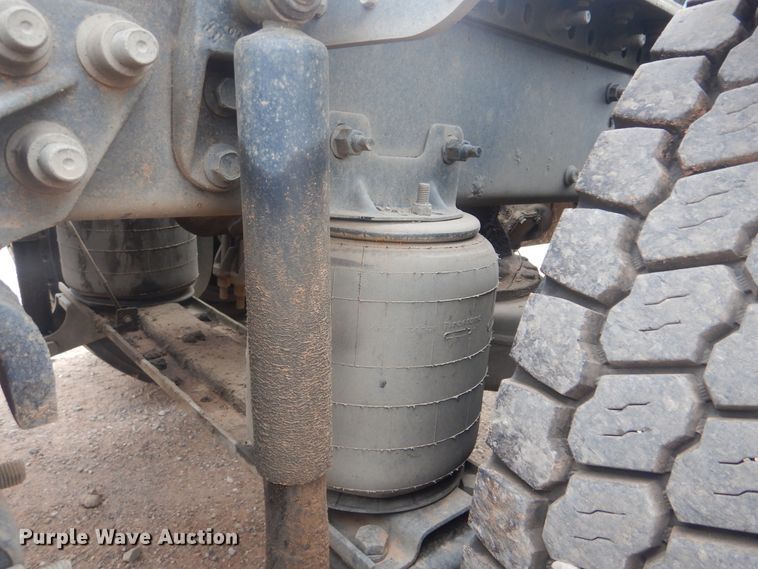 image for item DI0290 2008 Mack CHU613  semi truck