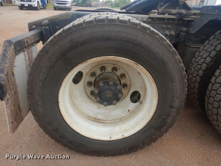 image for item DI0290 2008 Mack CHU613  semi truck