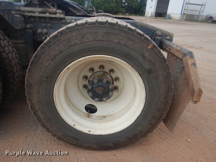 image for item DI0290 2008 Mack CHU613  semi truck