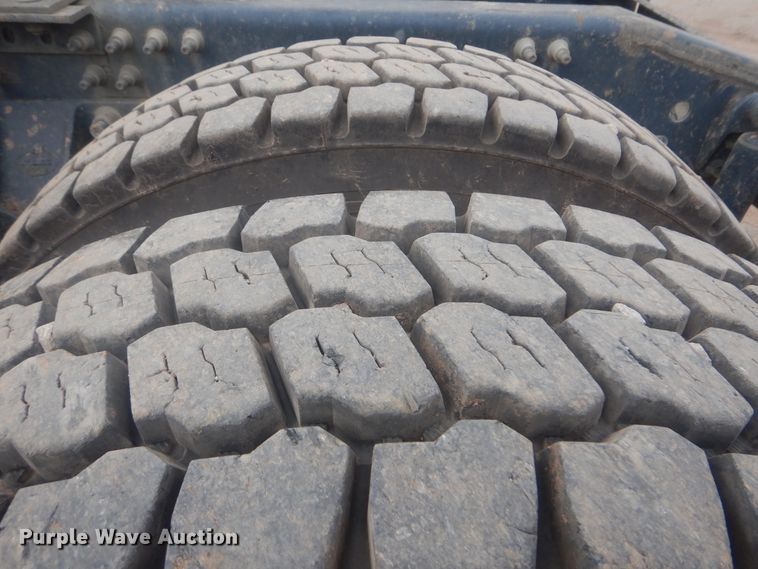 image for item DI0290 2008 Mack CHU613  semi truck