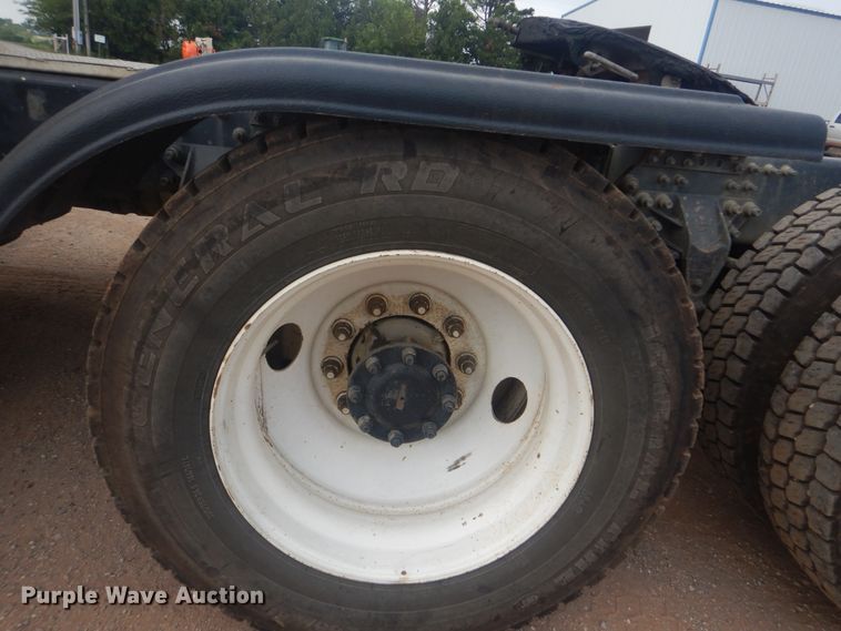 image for item DI0290 2008 Mack CHU613  semi truck