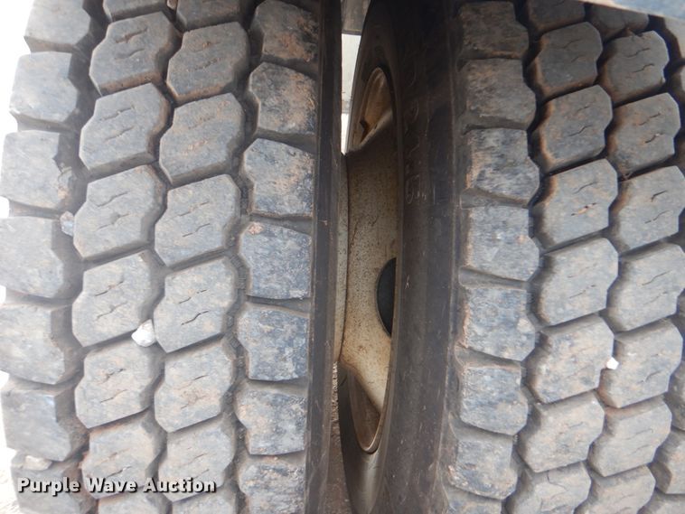 image for item DI0290 2008 Mack CHU613  semi truck