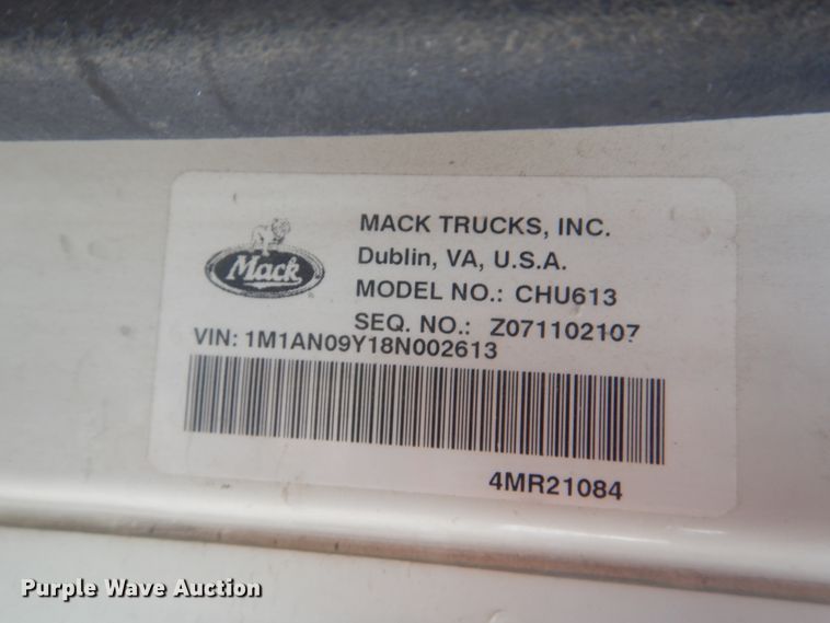 image for item DI0290 2008 Mack CHU613  semi truck
