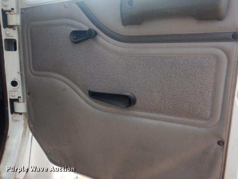 image for item DI0291 1999 International 4900  pressure digger truck