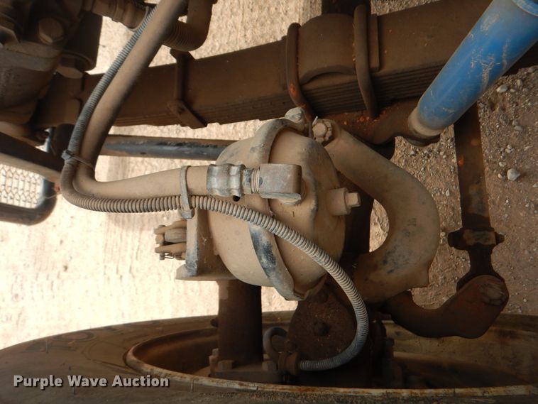 image for item DI0291 1999 International 4900  pressure digger truck