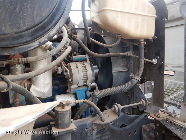 image for item DI0291 1999 International 4900  pressure digger truck