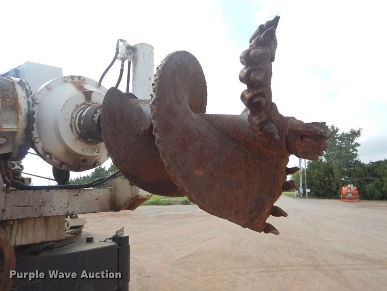 image for item DI0291 1999 International 4900  pressure digger truck