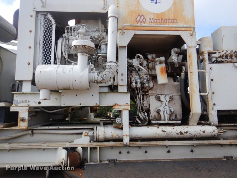 image for item DI0291 1999 International 4900  pressure digger truck