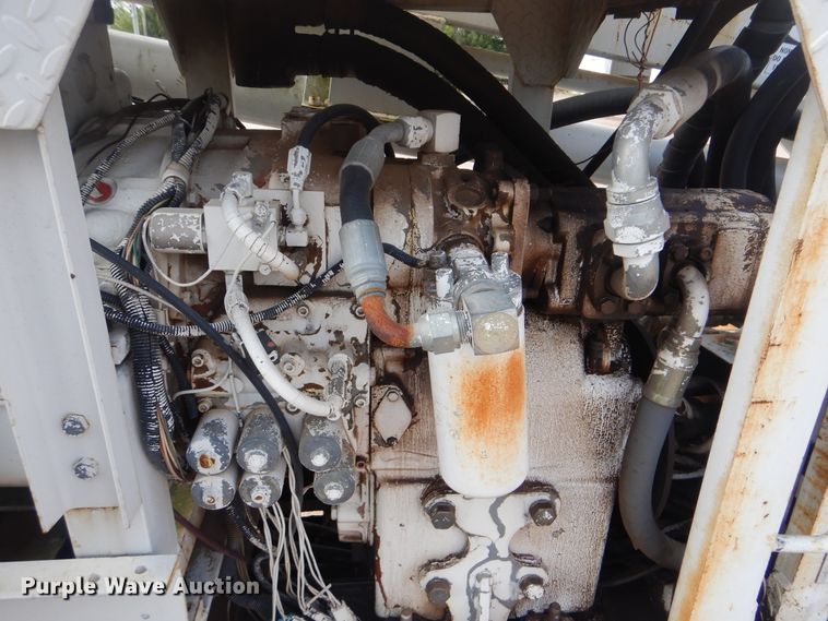 image for item DI0291 1999 International 4900  pressure digger truck